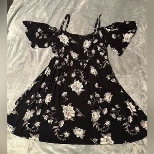 Torrid flutter sleeve cold shoulder floral dress